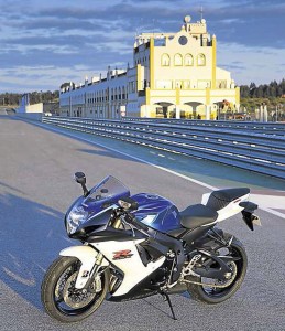 Suzuki-GSX-R750-3