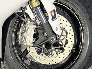 Suzuki-GSX-R750-brakes