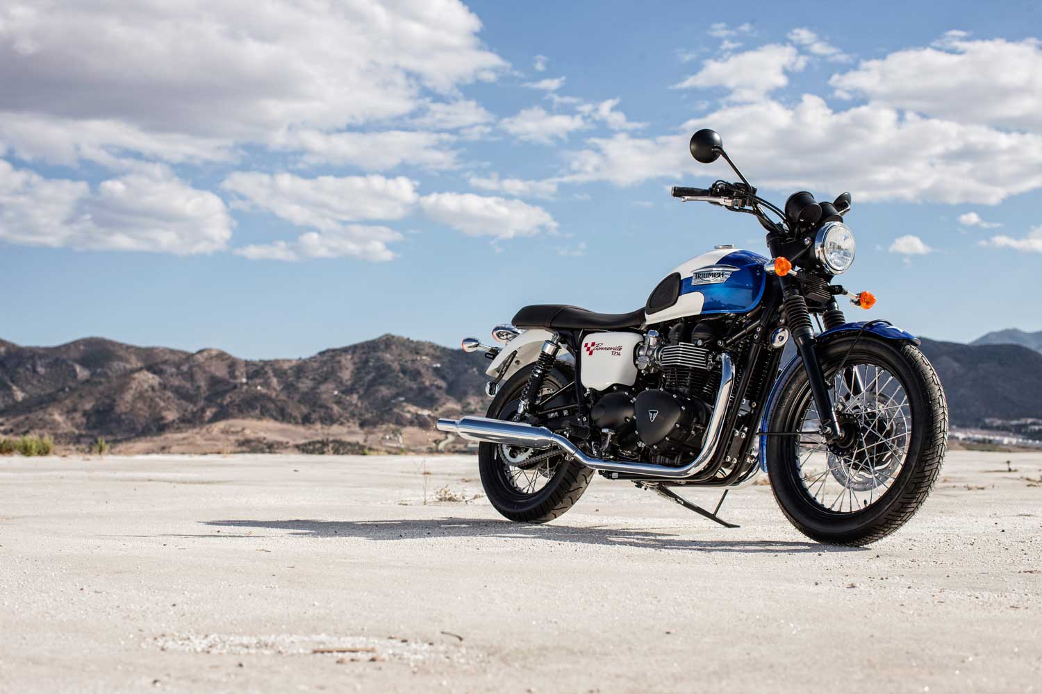 2015 bonneville deals