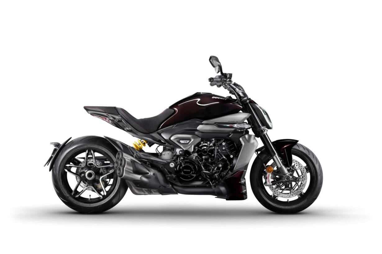 Diavel V4