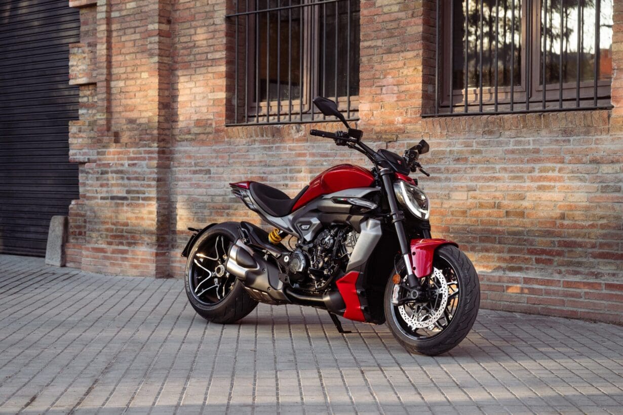 Diavel V4