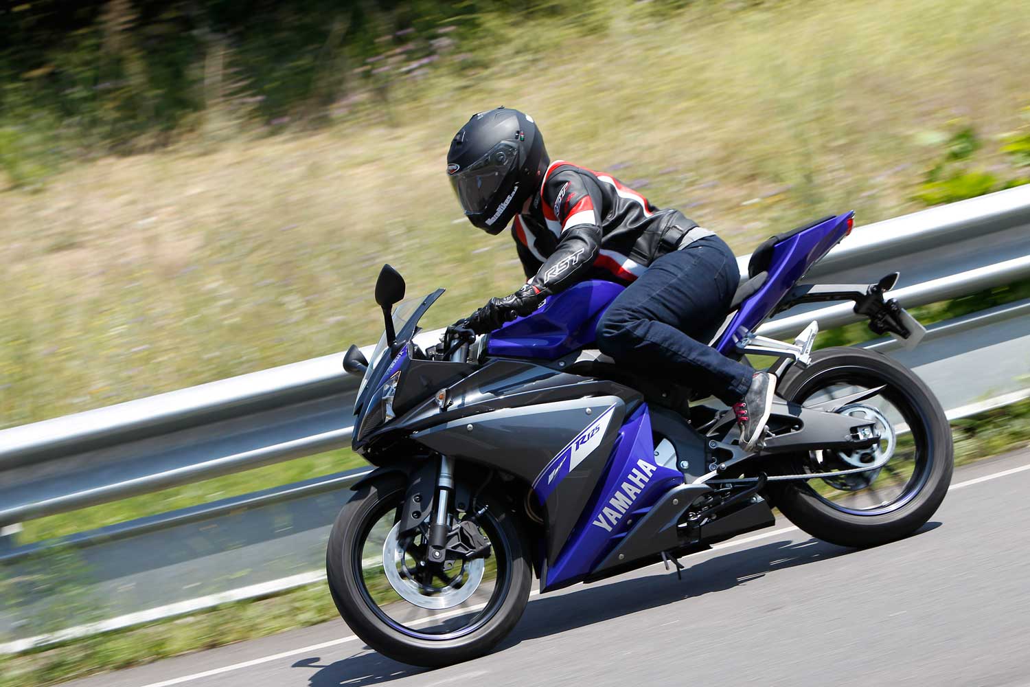 2014 Yamaha YZF-R125 review